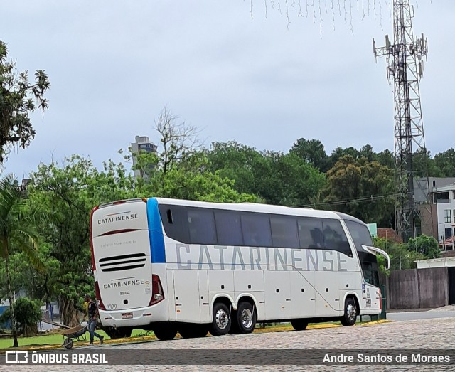 Auto Viação Catarinense 3379 na cidade de Joinville, Santa Catarina, Brasil, por Andre Santos de Moraes. Número da foto: #13021269.