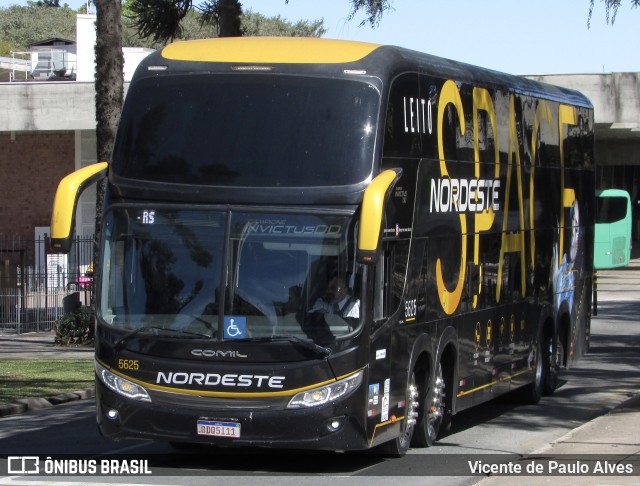 Expresso Nordeste 5625 na cidade de Curitiba, Paraná, Brasil, por Vicente de Paulo Alves. Número da foto: #13023107.