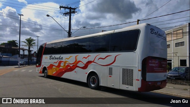 Bolonha Turismo 5670 na cidade de Guarujá, São Paulo, Brasil, por Jean Gu. Número da foto: #13022406.