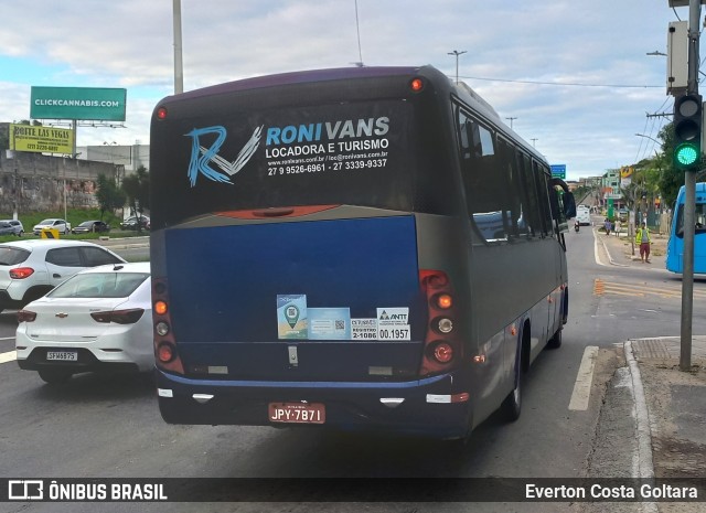 Roni Vans Viagens e Turismo JPY7871 na cidade de Cariacica, Espírito Santo, Brasil, por Everton Costa Goltara. Número da foto: #13022383.