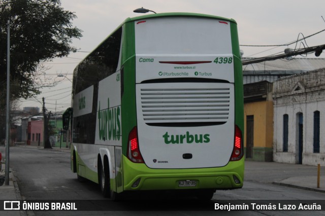 TurBus 4398 na cidade de Estación Central, Santiago, Metropolitana de Santiago, Chile, por Benjamín Tomás Lazo Acuña. Número da foto: #13026398.