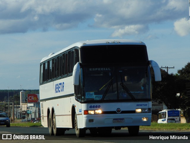 Menetur 4440 na cidade de Guaíba, Rio Grande do Sul, Brasil, por Henrique Miranda. Número da foto: #13027089.