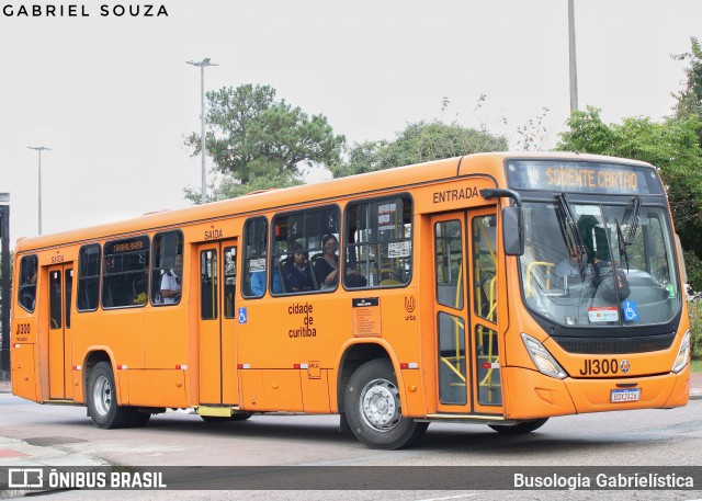 Expresso Azul JI300 na cidade de Curitiba, Paraná, Brasil, por Busologia Gabrielística. Número da foto: #13026229.