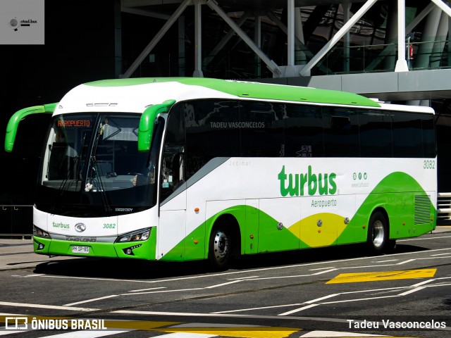 TurBus 3082 na cidade de Pudahuel, Santiago, Metropolitana de Santiago, Chile, por Tadeu Vasconcelos. Número da foto: #13028812.