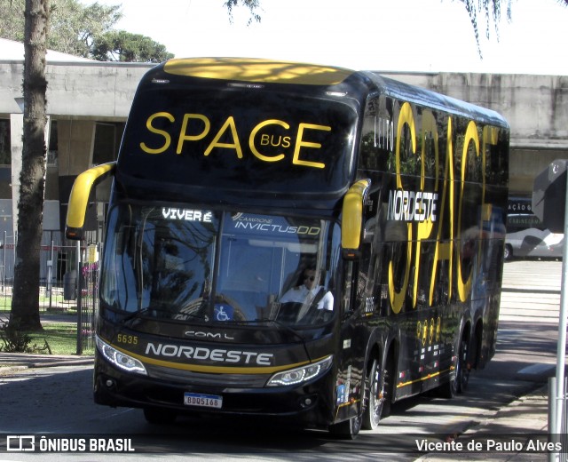 Expresso Nordeste 5635 na cidade de Curitiba, Paraná, Brasil, por Vicente de Paulo Alves. Número da foto: #13028835.