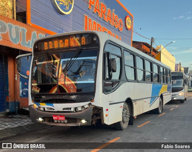 Ônibus Particulares 487 na cidade de Bragança, Pará, Brasil, por Fabio Soares. Número da foto: #13028359.