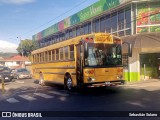 Transportes Maya 400 na cidade de Santa Bárbara, Santa Bárbara, Heredia, Costa Rica, por Sebastián Solano. Número da foto: #13030589.