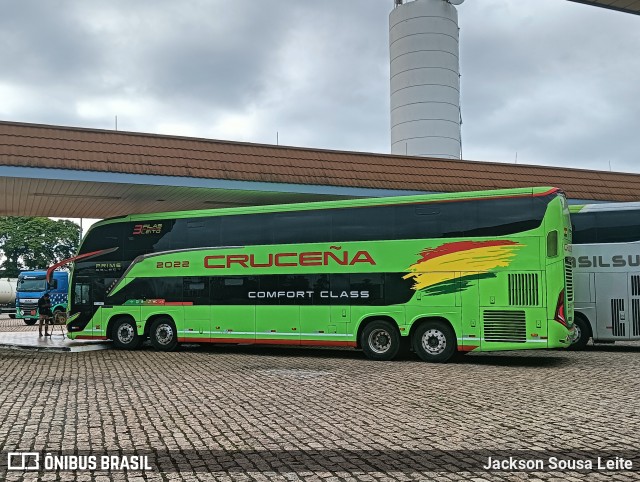 Autobuses Cruceña 2022 na cidade de Santa Cruz do Rio Pardo, São Paulo, Brasil, por Jackson Sousa Leite. Número da foto: #13094809.