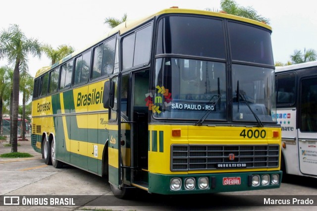 Expresso Brasileiro 4000 na cidade de São Paulo, São Paulo, Brasil, por Marcus Prado. Número da foto: #13095296.