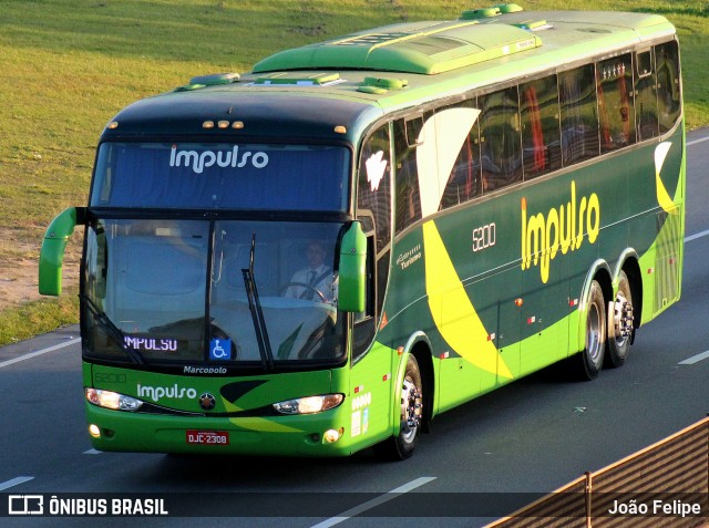 Impulso Turismo e Transportes 5200 na cidade de Cachoeira Paulista, São Paulo, Brasil, por João Felipe. Número da foto: #13093702.
