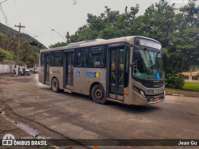 City Transporte Urbano Intermodal - Guarujá 452 na cidade de Guarujá, São Paulo, Brasil, por Jean Gu. Número da foto: #13122606.