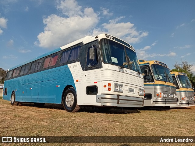 Ônibus Particulares 6761 na cidade de Artur Nogueira, São Paulo, Brasil, por André Leandro. Número da foto: #13121803.