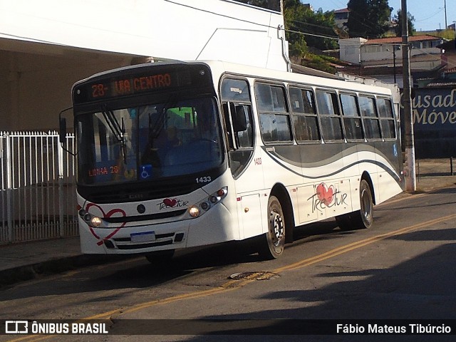 Trectur 1433 na cidade de Três Corações, Minas Gerais, Brasil, por Fábio Mateus Tibúrcio. Número da foto: #13120459.