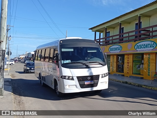 Ônibus Particulares 01 na cidade de Palmares do Sul, Rio Grande do Sul, Brasil, por Charlys William. Número da foto: #13120172.
