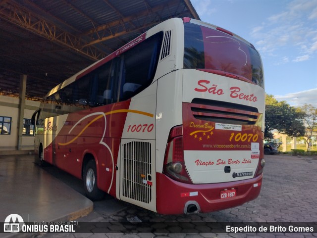 Viação São Bento Ribeirão Preto 10070 na cidade de São Sebastião do Paraíso, Minas Gerais, Brasil, por Espedito de Brito Gomes. Número da foto: #13119984.
