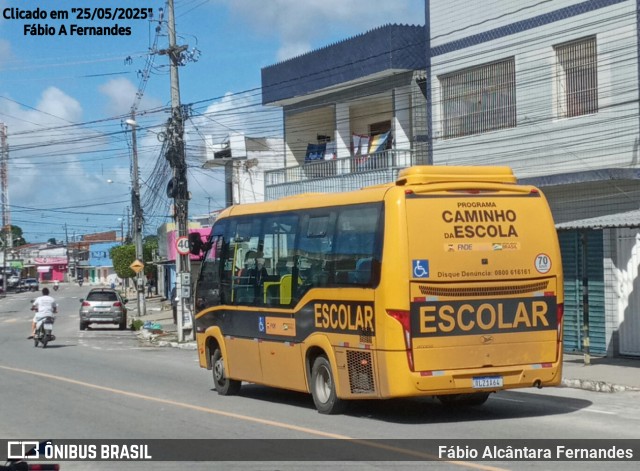 Escolares 1A64 na cidade de Santa Rita, Paraíba, Brasil, por Fábio Alcântara Fernandes. Número da foto: #13120350.