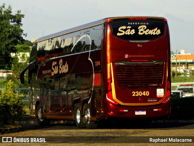 Rodoviário São Bento 23040 na cidade de Uberlândia, Minas Gerais, Brasil, por Raphael Malacarne. Número da foto: #13122933.