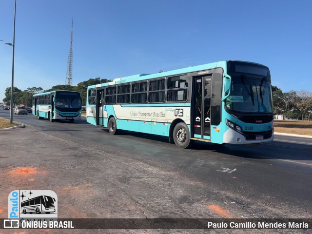 UTB - União Transporte Brasília 2580 na cidade de Brasília, Distrito Federal, Brasil, por Paulo Camillo Mendes Maria. Número da foto: #13125080.