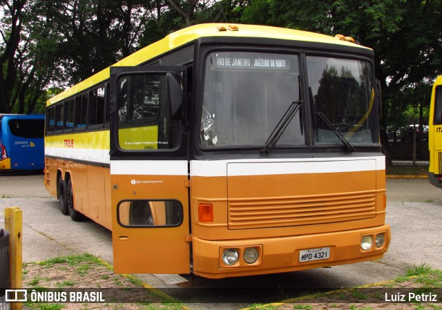 Ônibus Particulares 12367 na cidade de São Paulo, São Paulo, Brasil, por Luiz Petriz. Número da foto: #13123361.