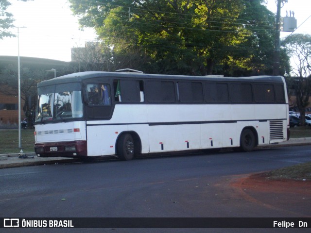 Ônibus Particulares 4500 na cidade de Cascavel, Paraná, Brasil, por Felipe  Dn. Número da foto: #13128115.