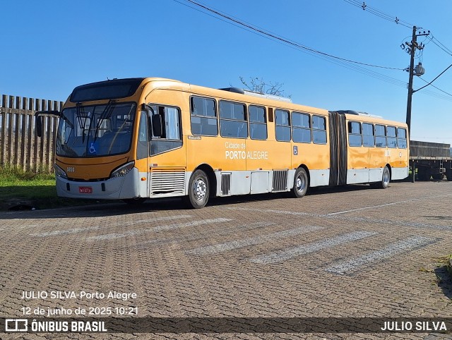 Companhia Carris Porto-Alegrense 0830 na cidade de Porto Alegre, Rio Grande do Sul, Brasil, por JULIO SILVA. Número da foto: #13126572.