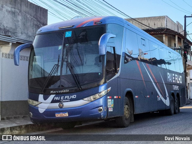 Pai e Filho Tur 2100 na cidade de Teixeira de Freitas, Bahia, Brasil, por Davi Novais. Número da foto: #13125874.