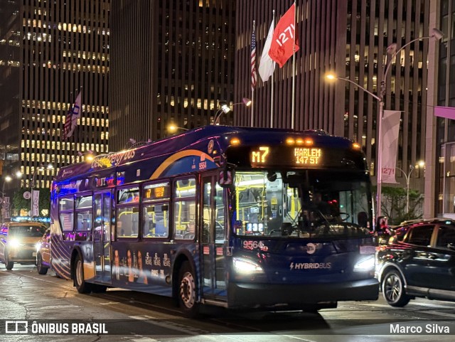 MTA New York City 9564 na cidade de New York, New York, Estados Unidos, por Marco Silva. Número da foto: #13125620.