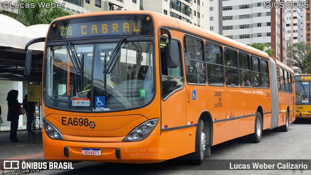 Auto Viação São José dos Pinhais EA698 na cidade de Curitiba, Paraná, Brasil, por Lucas Weber Calizario. Número da foto: #13128555.
