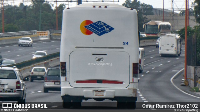 Autobuses Teotihuacan 24 na cidade de Ecatepec de Morelos, Estado de México, México, por Omar Ramírez Thor2102. Número da foto: #13129924.