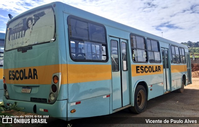 Escolares 6G72 na cidade de Matozinhos, Minas Gerais, Brasil, por Vicente de Paulo Alves. Número da foto: #13130403.