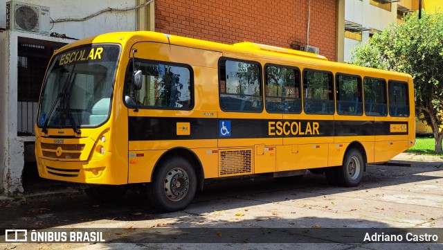 Escolares  na cidade de Belém, Pará, Brasil, por Adriano Castro. Número da foto: #13129363.