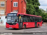 First Bus DXE30359 na cidade de Richmond, Greater London, Inglaterra, por Fábio Takahashi Tanniguchi. Número da foto: #13129884.