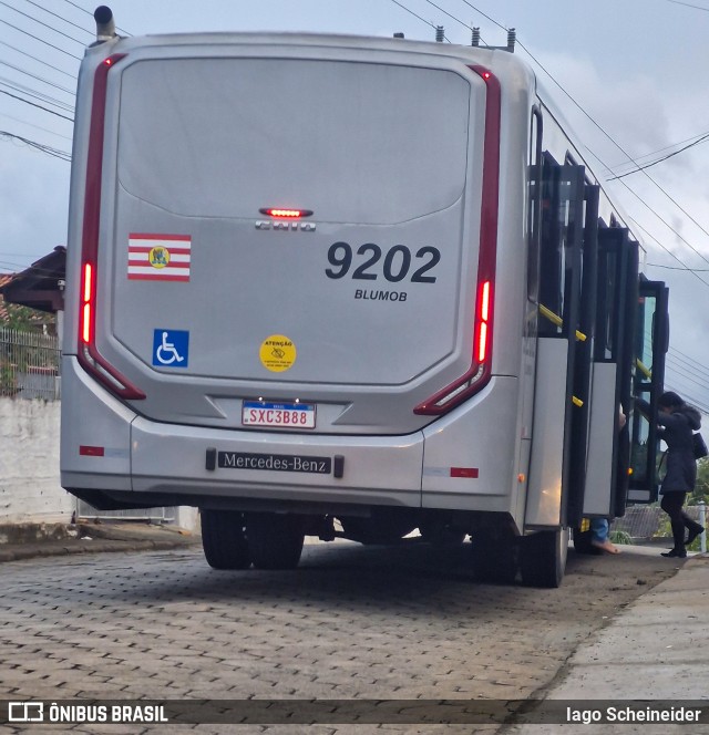 BluMob - Concessionária de Transporte Urbano de Blumenau 9202 na cidade de Blumenau, Santa Catarina, Brasil, por Iago Scheineider. Número da foto: #13131231.