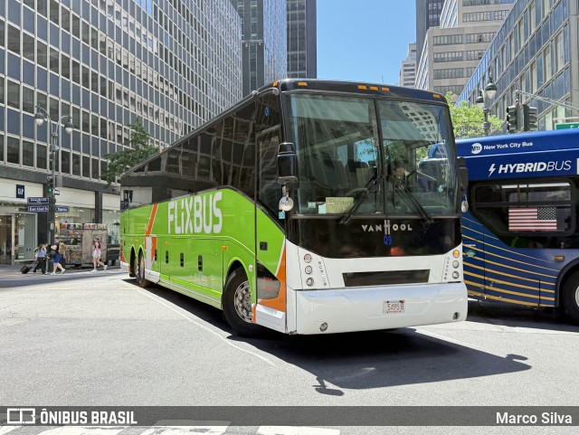 FlixBus Inc Q9 na cidade de New York, New York, Estados Unidos, por Marco Silva. Número da foto: #13131430.