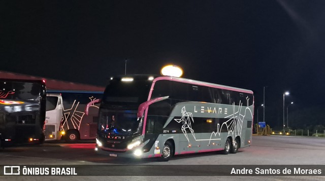 Levare Transportes 2074 na cidade de Queluz, São Paulo, Brasil, por Andre Santos de Moraes. Número da foto: #13132725.