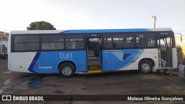 Turi Transportes - Pará de Minas 11095 na cidade de Pará de Minas, Minas Gerais, Brasil, por Mateus Oliveira Gonçalves. Número da foto: #13132362.
