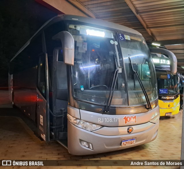 Auto Viação 1001 RJ 108.171 na cidade de Queluz, São Paulo, Brasil, por Andre Santos de Moraes. Número da foto: #13132729.