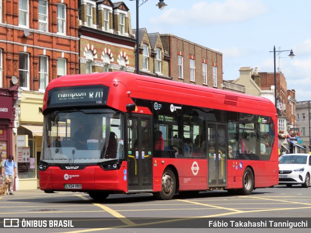 Abellio London Bus Company 1735 na cidade de Twickenham, Greater London, Inglaterra, por Fábio Takahashi Tanniguchi. Número da foto: #13132720.