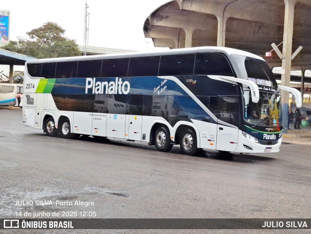 Planalto Transportes 2574 na cidade de Porto Alegre, Rio Grande do Sul, Brasil, por JULIO SILVA. Número da foto: #13131891.