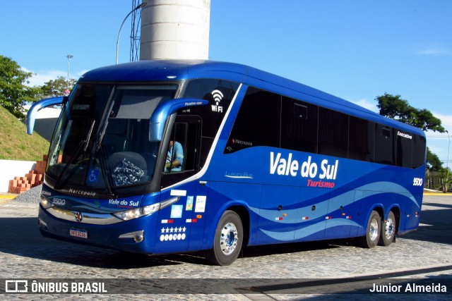 Vale do Sul 9500 na cidade de Guaratinguetá, São Paulo, Brasil, por Junior Almeida. Número da foto: #13132730.