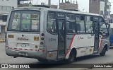 Holding Express 110 na cidade de Villa El Salvador, Lima, Lima Metropolitana, Peru, por Fabricio Cortez. Número da foto: #13131489.