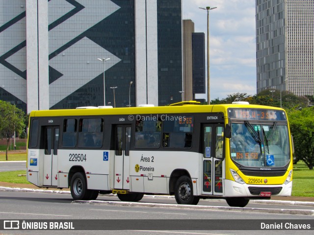 Viação Pioneira 229504 na cidade de Brasília, Distrito Federal, Brasil, por Daniel Chaves. Número da foto: #13134202.