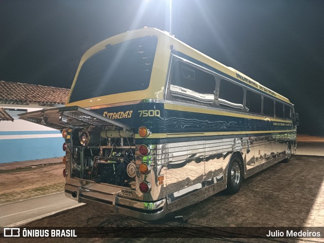 Ônibus Particulares 7500 na cidade de Campinas, São Paulo, Brasil, por Julio Medeiros. Número da foto: #13135036.