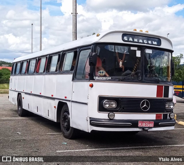 Ônibus Particulares 7460 na cidade de Caruaru, Pernambuco, Brasil, por Ytalo Alves. Número da foto: #13135843.