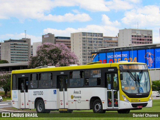Viação Pioneira 227030 na cidade de Brasília, Distrito Federal, Brasil, por Daniel Chaves. Número da foto: #13133944.