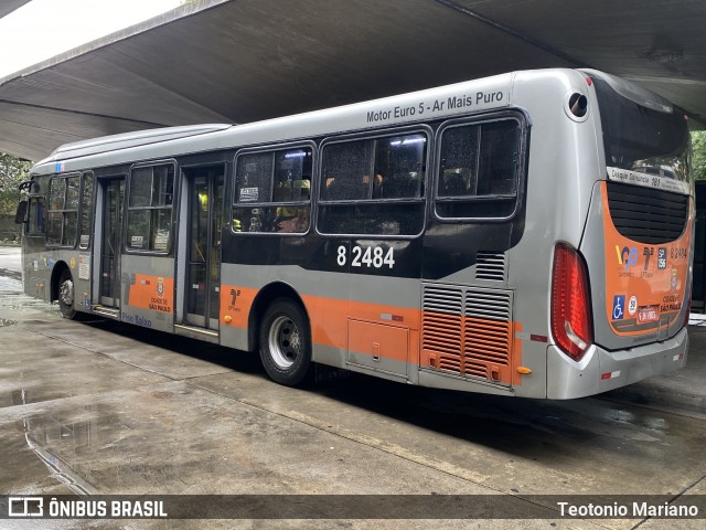 Viação Gato Preto 8 2484 na cidade de São Paulo, São Paulo, Brasil, por Teotonio Mariano. Número da foto: #13134130.