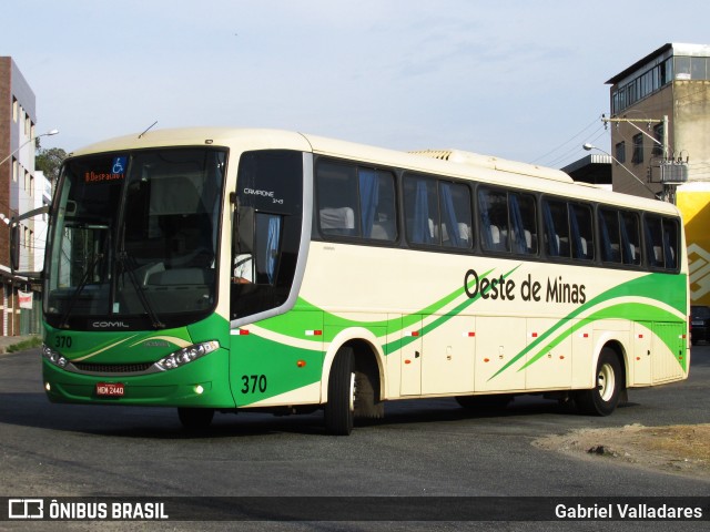 Viação Oeste de Minas 370 na cidade de Divinópolis, Minas Gerais, Brasil, por Gabriel Valladares. Número da foto: #13138230.