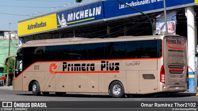 Primera Plus 5212 na cidade de Gustavo A. Madero, Ciudad de México, México, por Omar Ramírez Thor2102. Número da foto: #13140507.