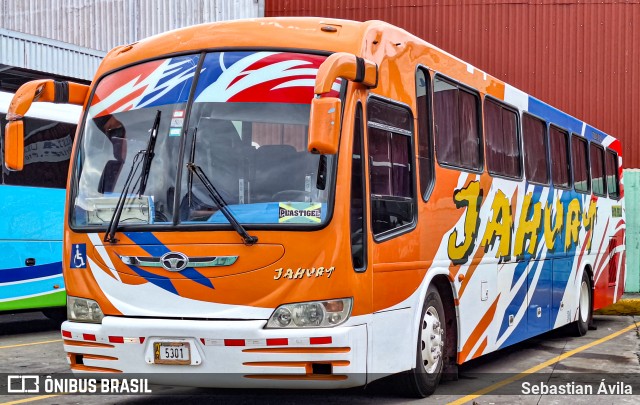TUAN RL 00 na cidade de Merced, San José, San José, Costa Rica, por Sebastian Ávila. Número da foto: #13141438.