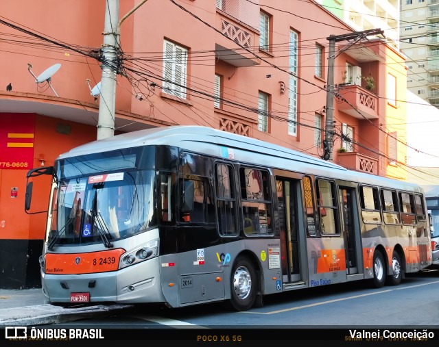 Viação Gato Preto 8 2439 na cidade de São Paulo, São Paulo, Brasil, por Valnei Conceição. Número da foto: #13139936.